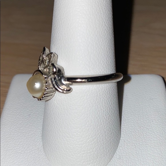 Vintage Avon Pearl Rhinestone Ring - Picture 3 of 7